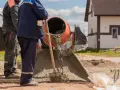 Ile łopat piasku na worek cementu? Sprawdź idealne proporcje