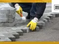Ile kosztuje paleta kostki brukowej? Sprawdź ceny i różnice jakościowe