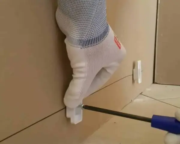 Jak izolacja pod brodzik może zapobiec kosztownym naprawom?