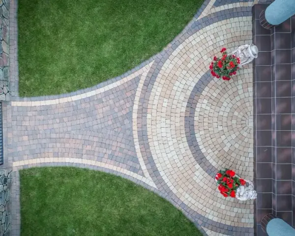 Jak łączyć kolory kostki brukowej, by uniknąć estetycznych błędów