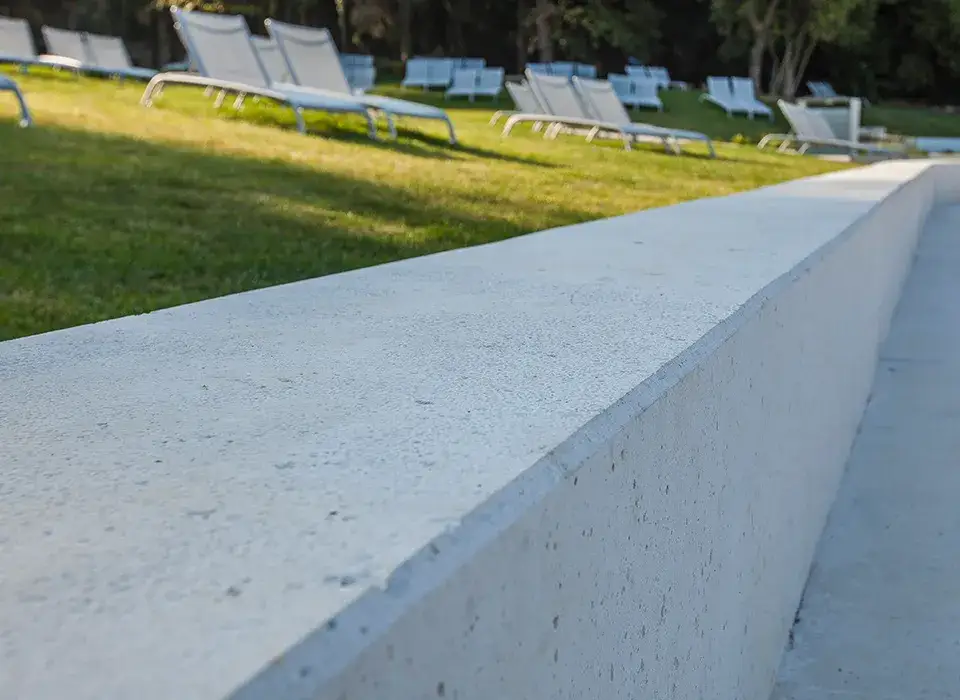 Zdjęcie Jaki beton pod obrzeża – uniknij najczęstszych błędów i kosztów