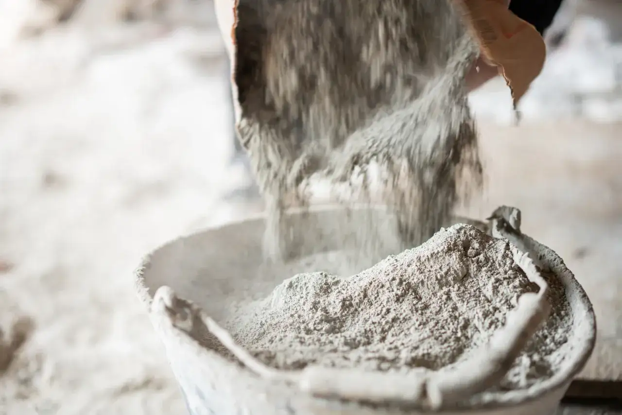 Zdjęcie Cement 32 5 czy 42 5 - kluczowe różnice i wybór do budowy
